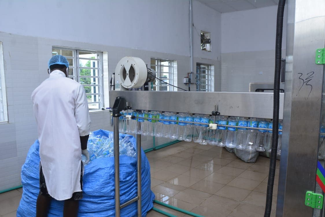 Bottle conveyor line