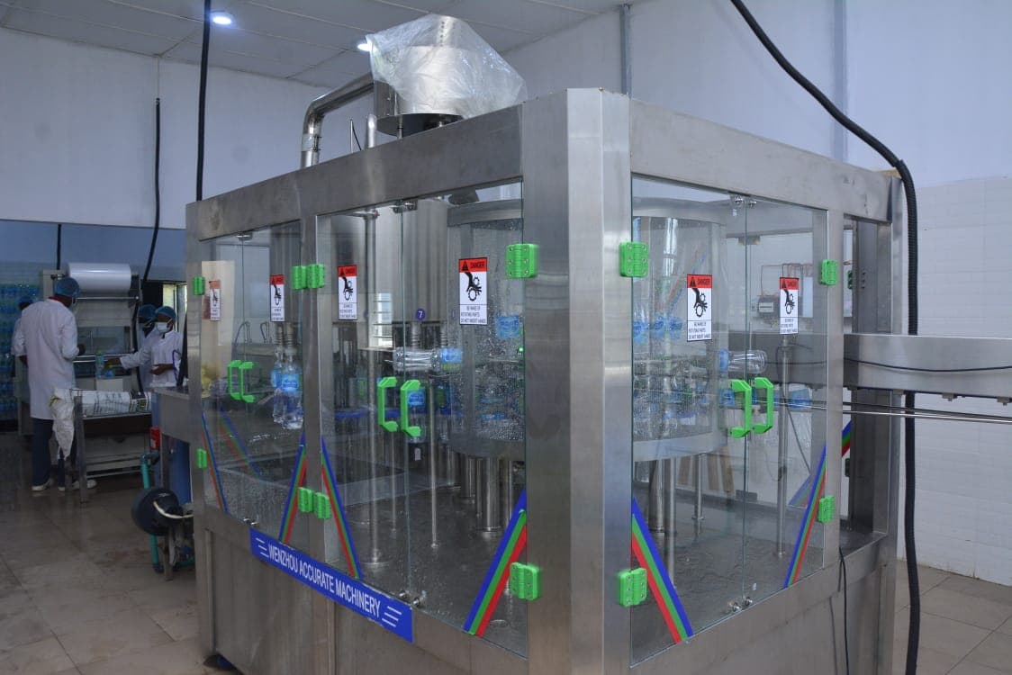 Filling and capping line