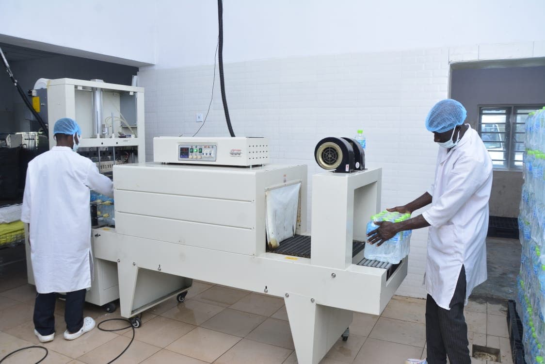 Bottle shrink wrapping